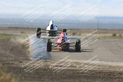 media/Oct-26-2025-CalClub SCCA (Sun) [[8ce1e69566]]/Group 6/Grapevine/